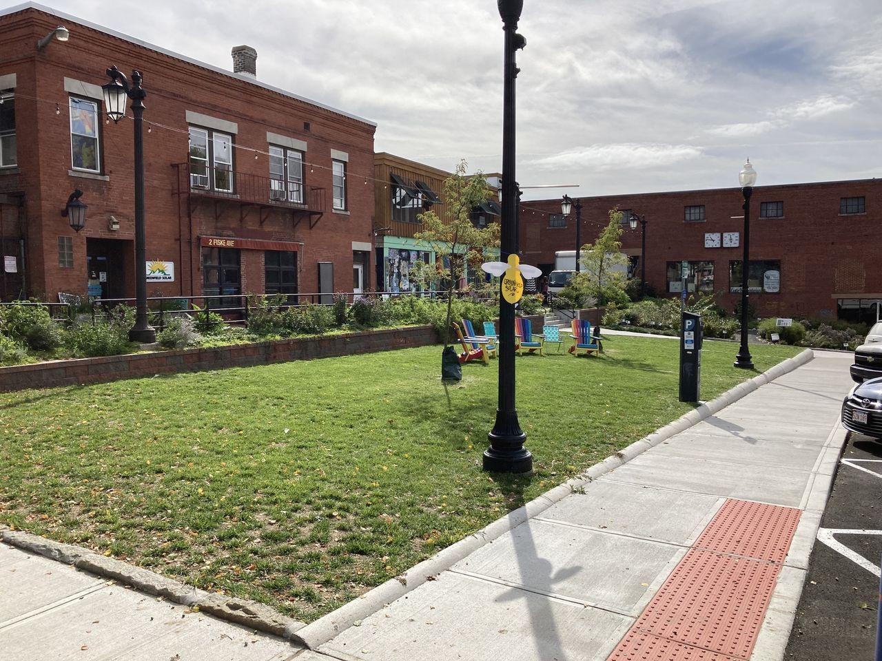 Main Street benches set to return in pocket park